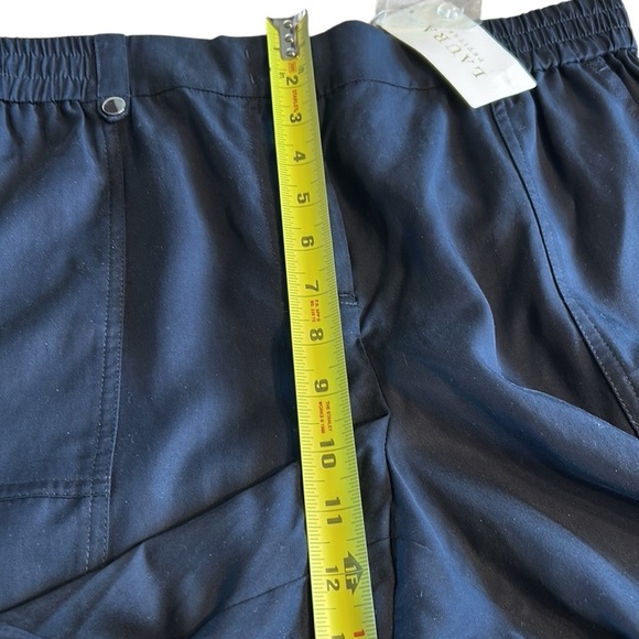 Laura tencil shorts , NWT, sz 10 P blue ,snaps , elastic band mature,travel - Picture 3 of 12